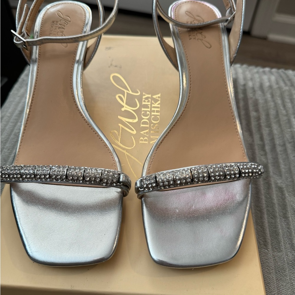 JEWEL BADGLEY MISCHKA CHARISMA KITTEN HEEL (SIZE 8)